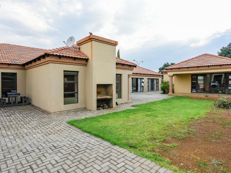 House For Sale in Vanderbijlpark Gauteng - Photo 4