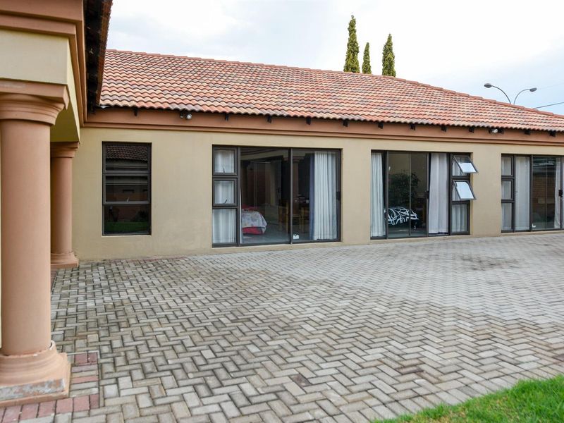 House For Sale in Vanderbijlpark Gauteng - Photo 6