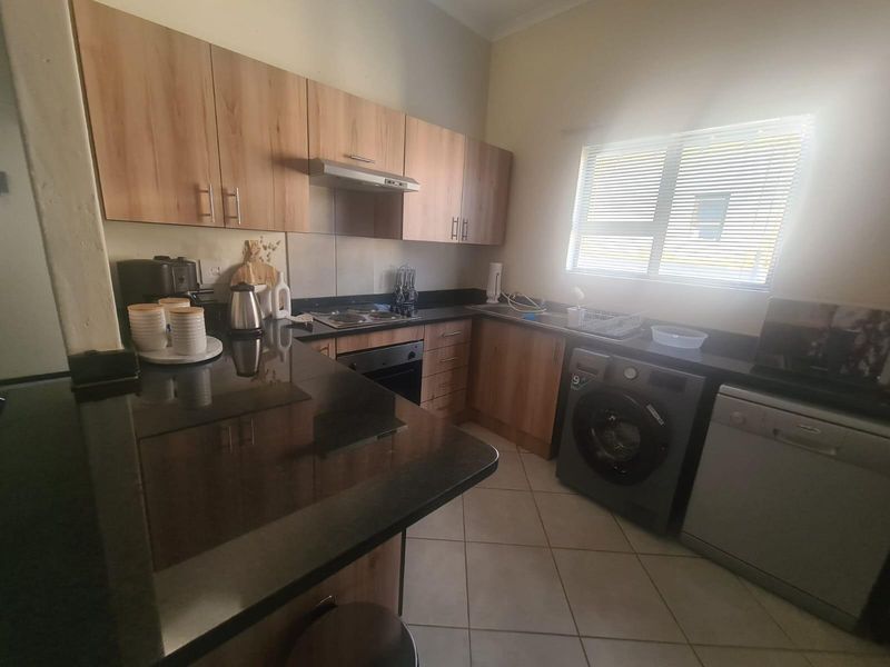 Secure Family, Pet Friendly Townhouse / Great Investment-Urgent Sale - Photo 8