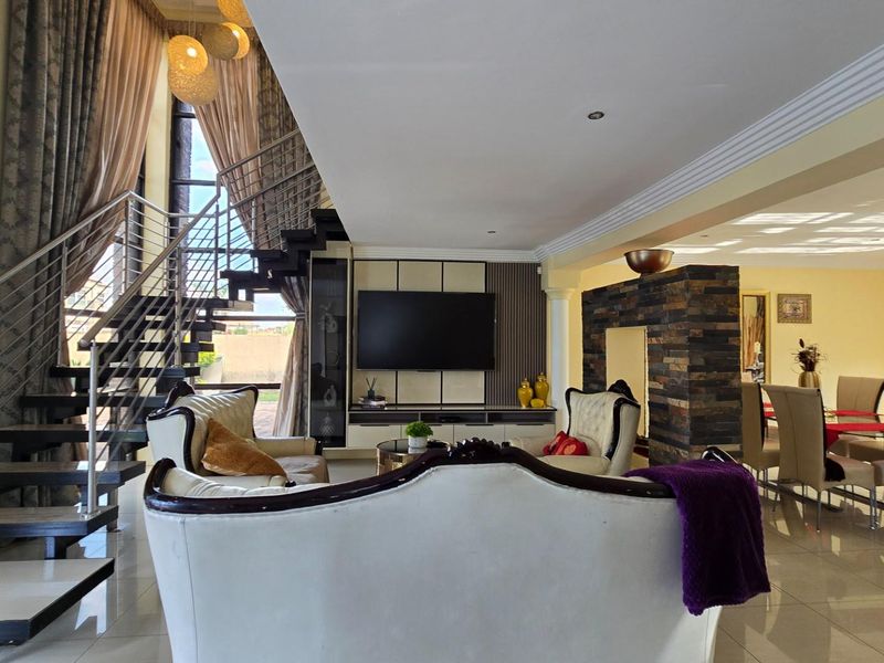 Modern double-storey home with striking design, space and effortless flow - Photo 10