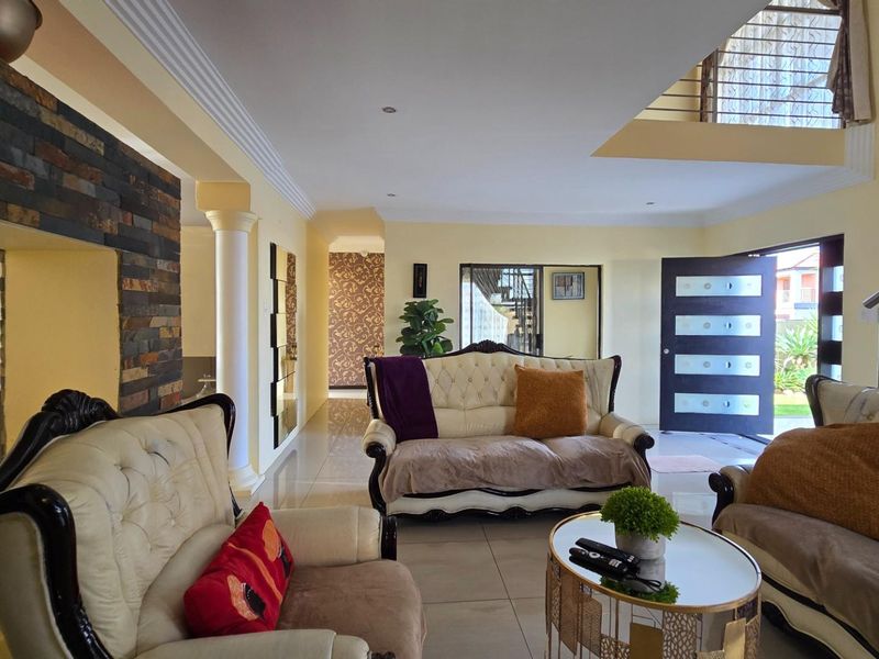 Modern double-storey home with striking design, space and effortless flow - Photo 9