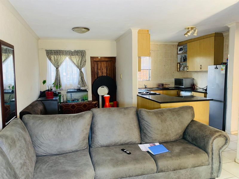 2 Bedroom, 2 bathroom, Apartment For Sale in Theresapark, Akasia - Photo 8