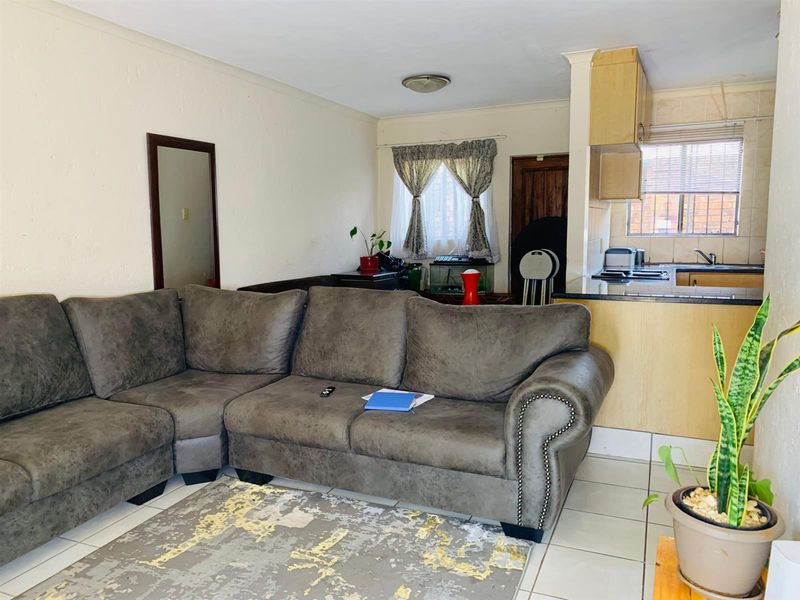 2 Bedroom, 2 bathroom, Apartment For Sale in Theresapark, Akasia - Photo 6
