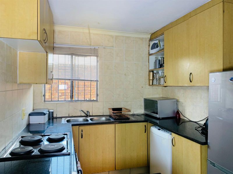 2 Bedroom, 2 bathroom, Apartment For Sale in Theresapark, Akasia - Photo 2