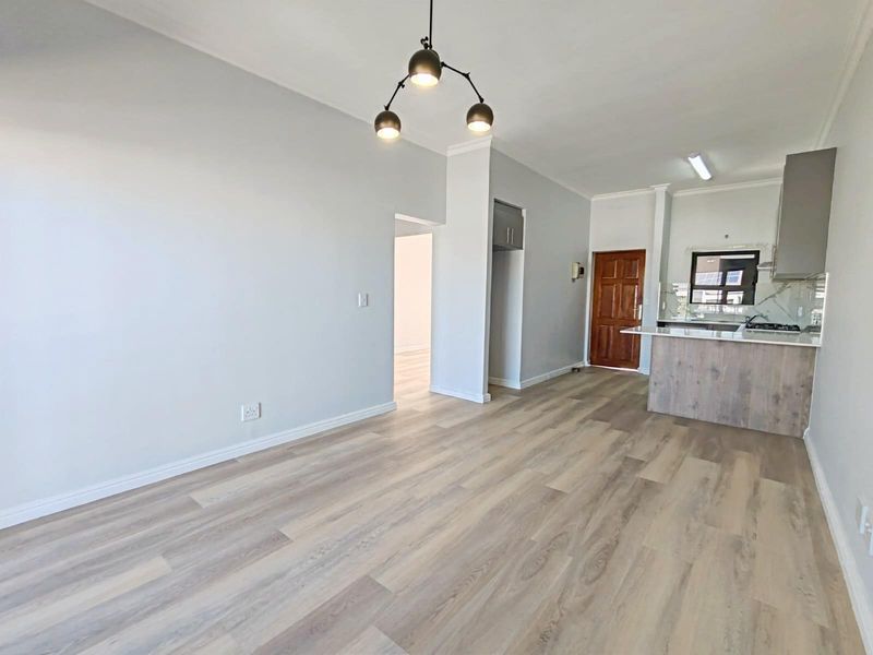 Renovated Apartment For Sale in Burgundy Estate, Milnerton - Photo 9