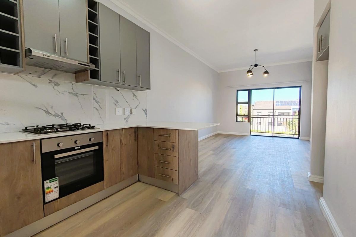 Renovated Apartment For Sale in Burgundy Estate, Milnerton - Photo 4