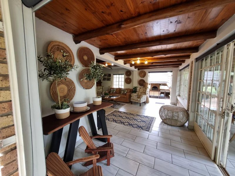 Where Luxury Meets the Wild - A Once-in-a-Lifetime Marloth Park Sanctuary - Photo 9