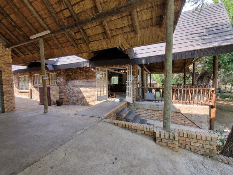 Where Luxury Meets the Wild - A Once-in-a-Lifetime Marloth Park Sanctuary - Photo 7
