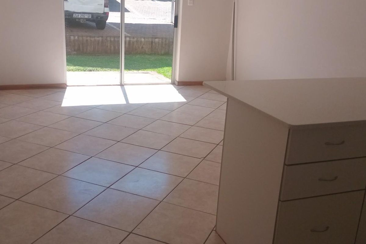 Apartment To Rent in Sunnyridge Newcastle KwaZulu Natal - Photo 5