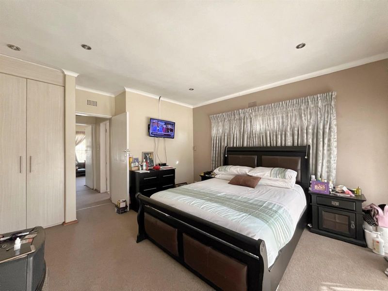 Townhouse For Sale in Bedfordview - Photo 10