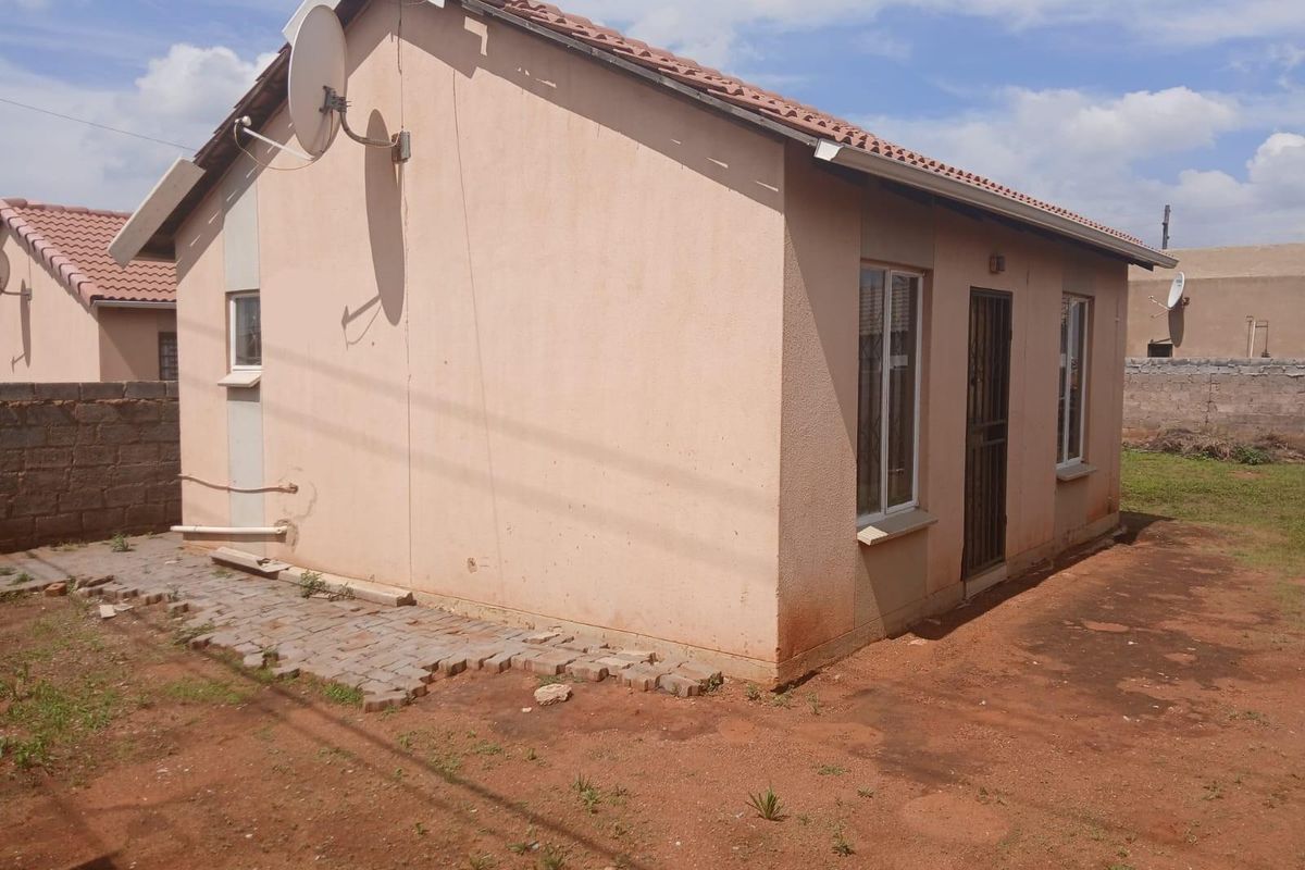 House For Sale in Protea Glen, Soweto - Photo 2