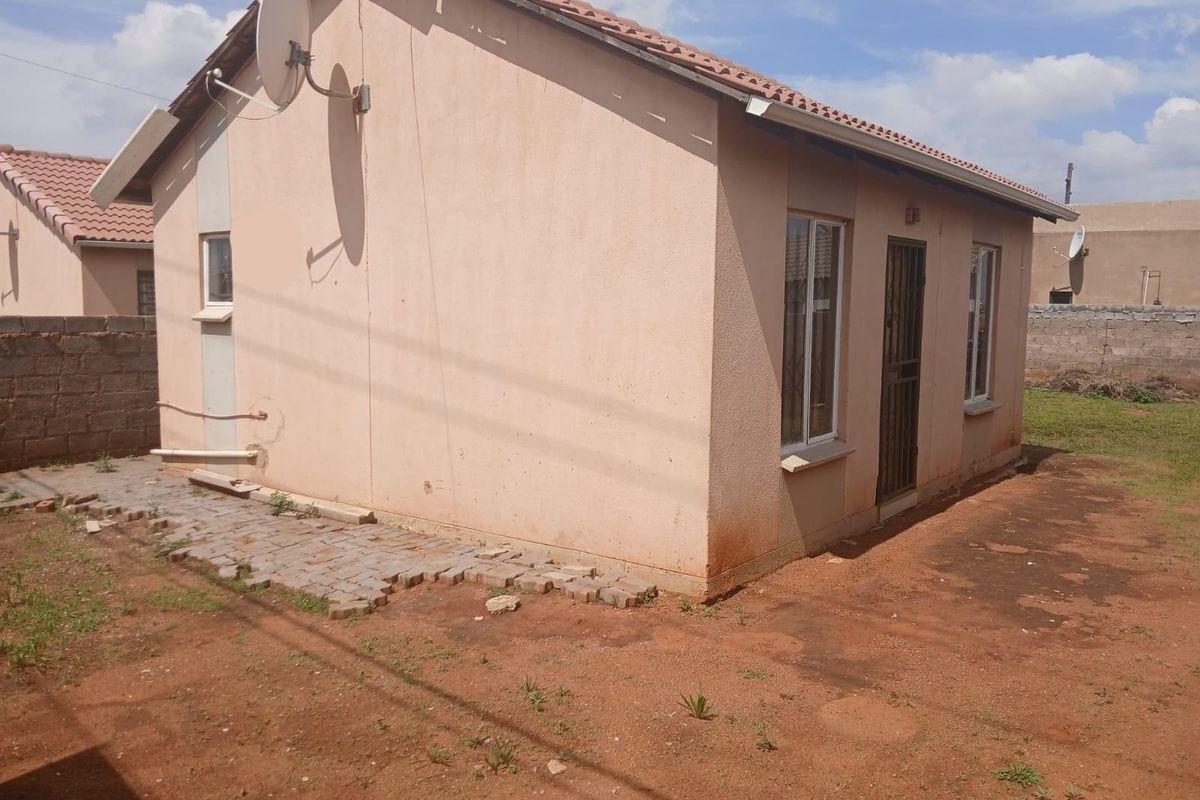 House For Sale in Protea Glen, Soweto - Photo 3