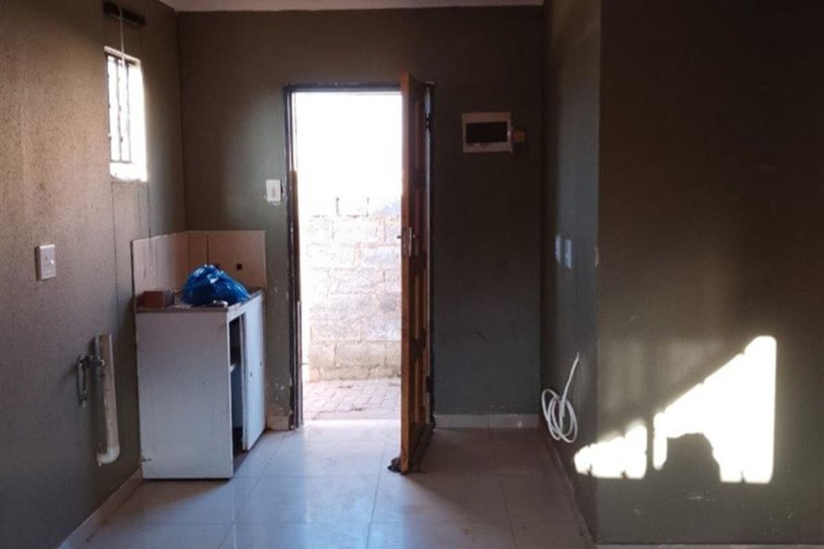 House For Sale in Protea Glen, Soweto - Photo 4