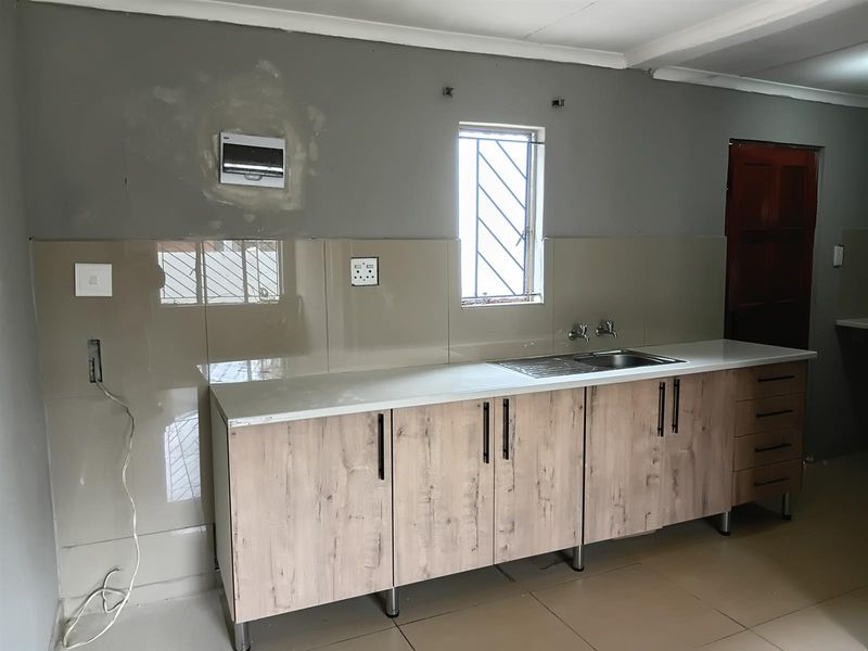 House To Rent in Protea Glen, Soweto - Photo 4