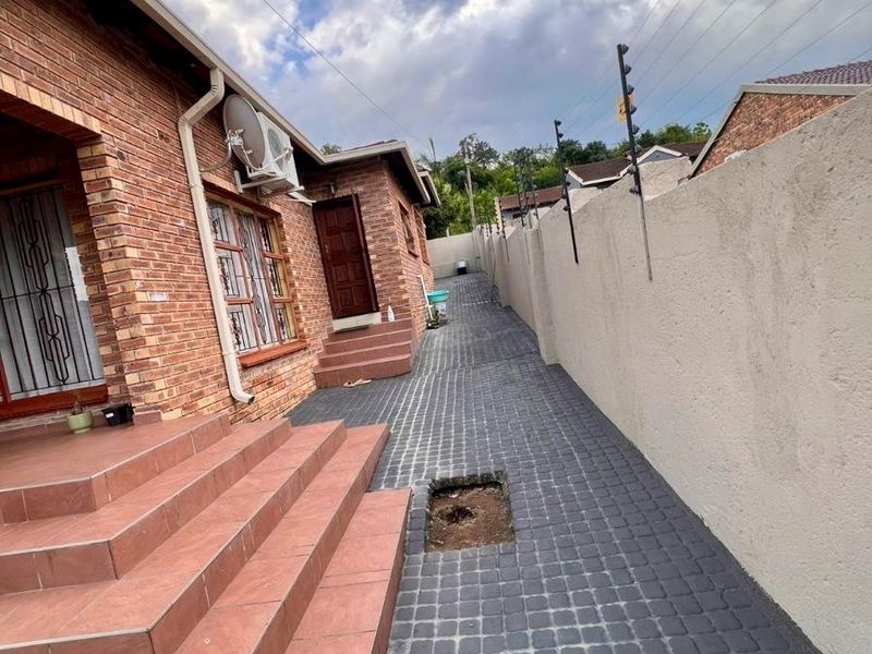 House For Sale in Kamagugu, Nelspruit - Photo 3