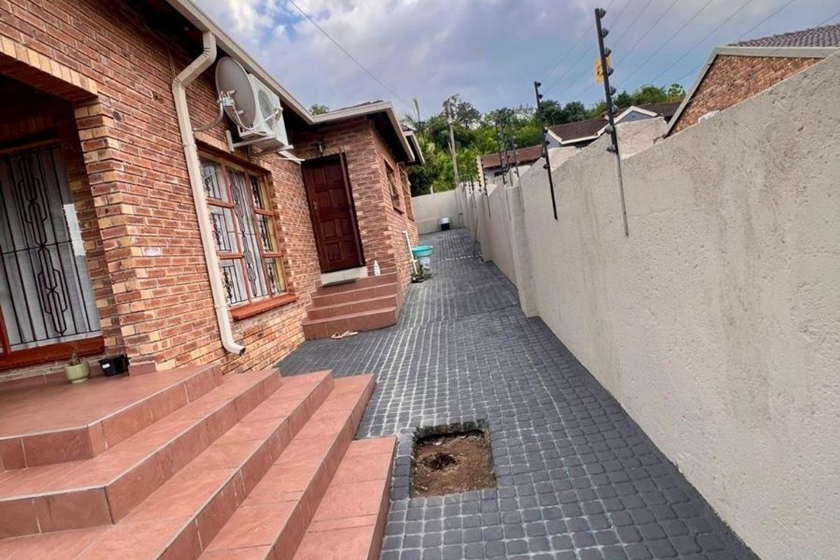 House For Sale in Kamagugu, Nelspruit - Photo 3