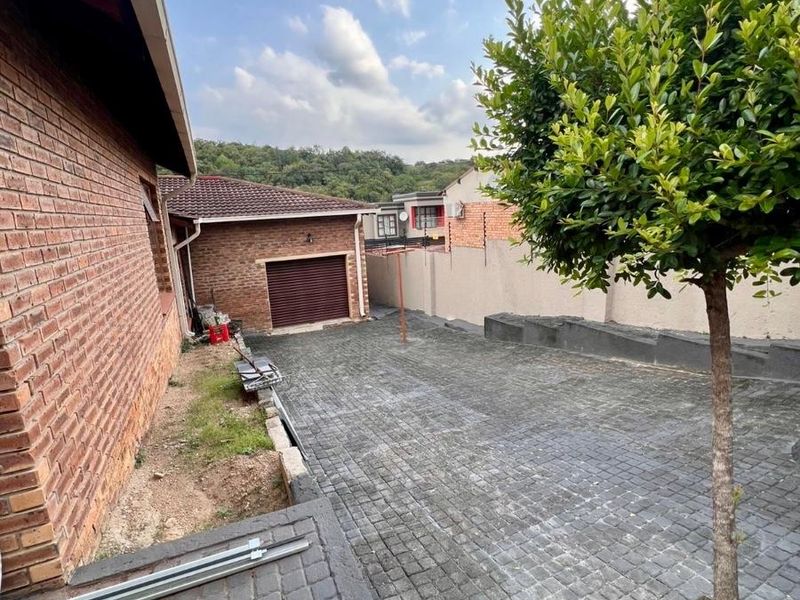 House For Sale in Kamagugu, Nelspruit - Photo 5