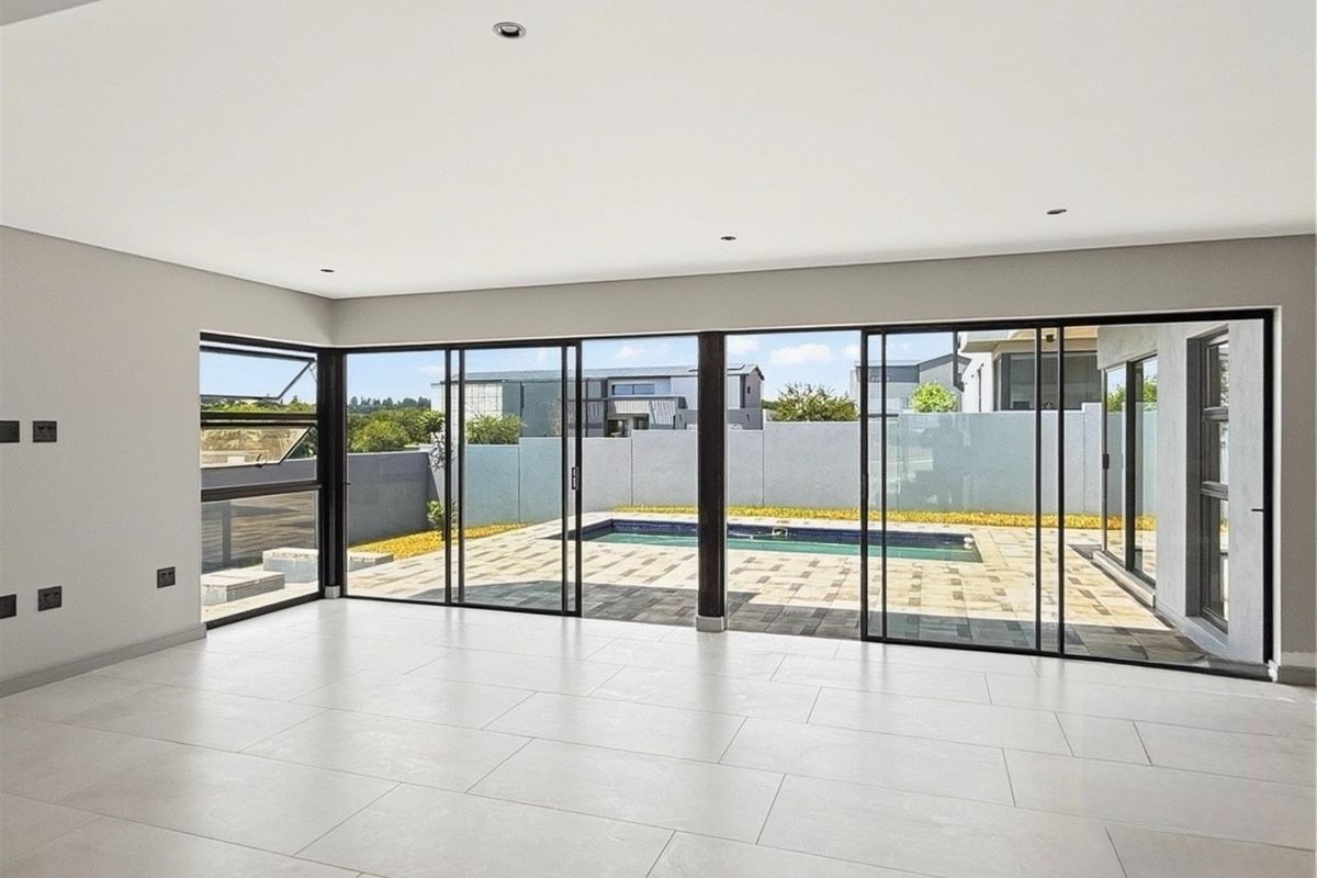 Newly Built Family Home in Helderfontein Estate - Photo 4