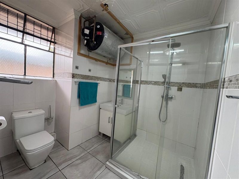 1-Bedroom Apartment For Sale in Pioneer Park, Newcastle, KwaZulu Natal - Photo 5