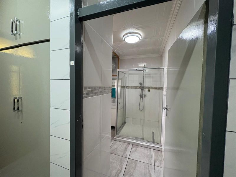 1-Bedroom Apartment For Sale in Pioneer Park, Newcastle, KwaZulu Natal - Photo 4