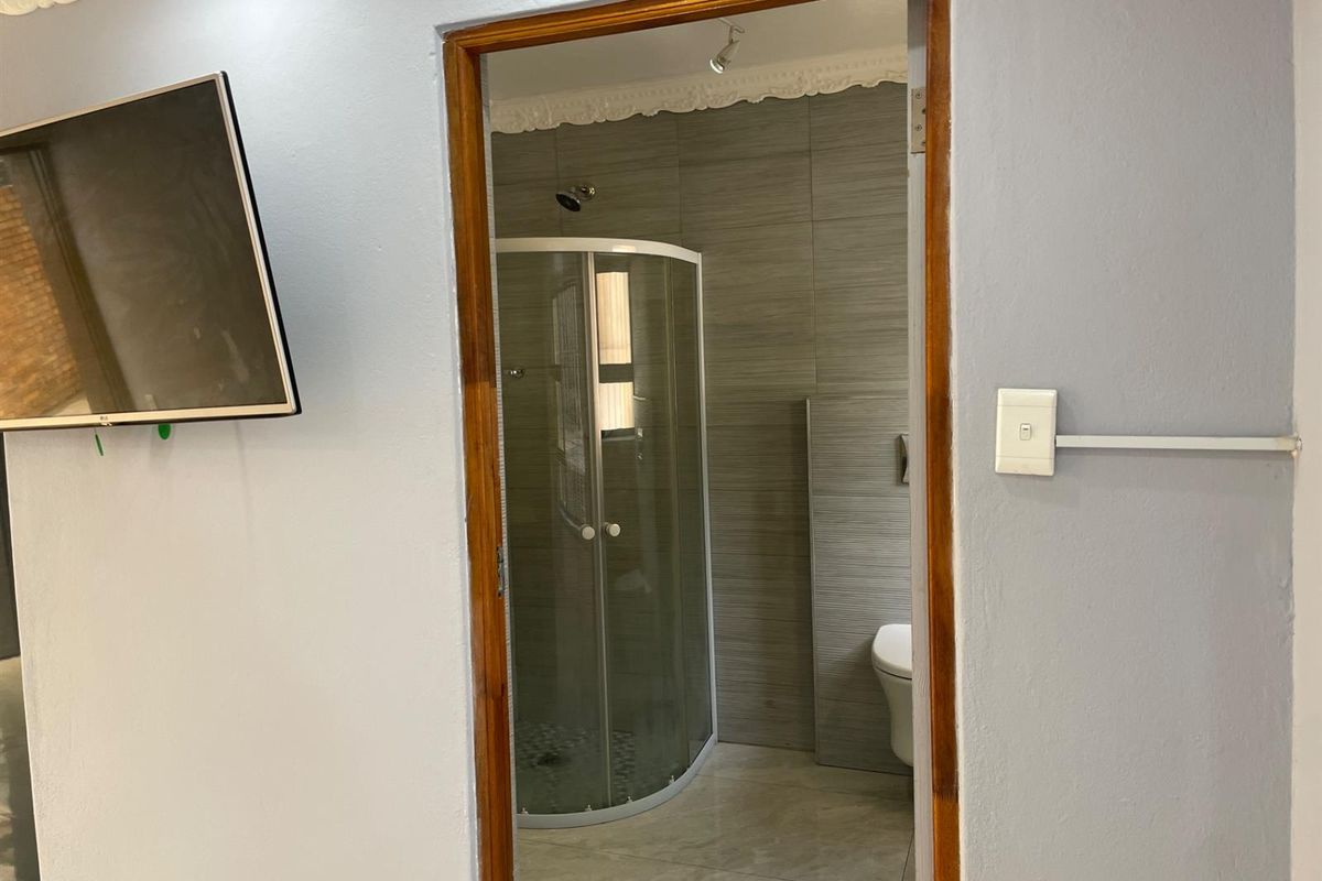 1 Bedroom Apartment To Rent in Bryanston, Sandton - Photo 4