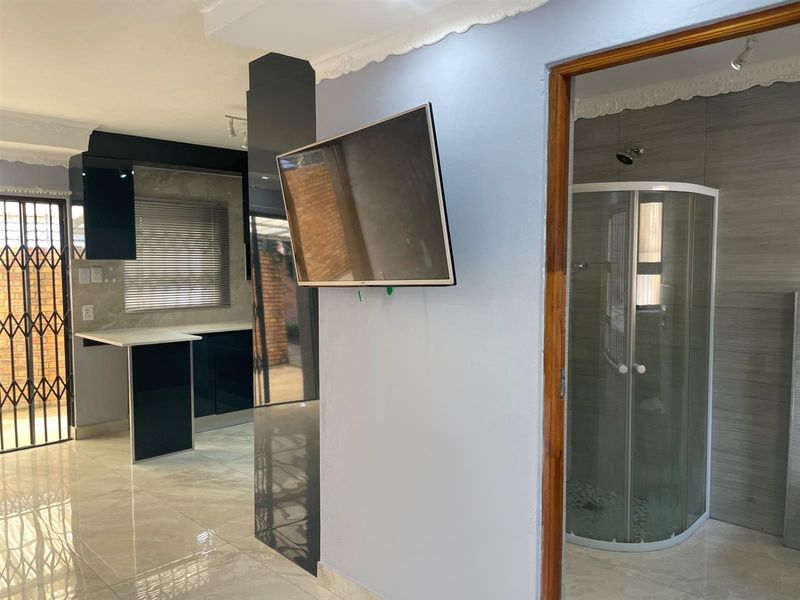 1 Bedroom Apartment To Rent in Bryanston, Sandton - Photo 3