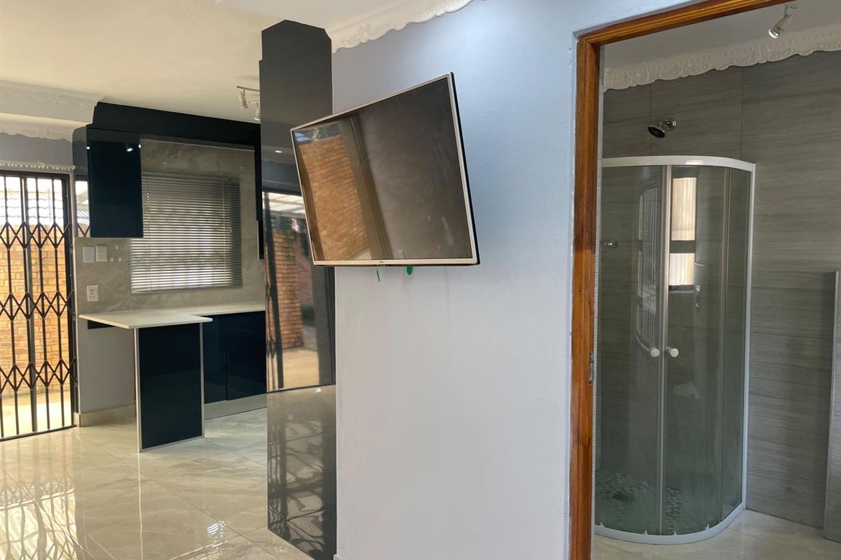 1 Bedroom Apartment To Rent in Bryanston, Sandton - Photo 3