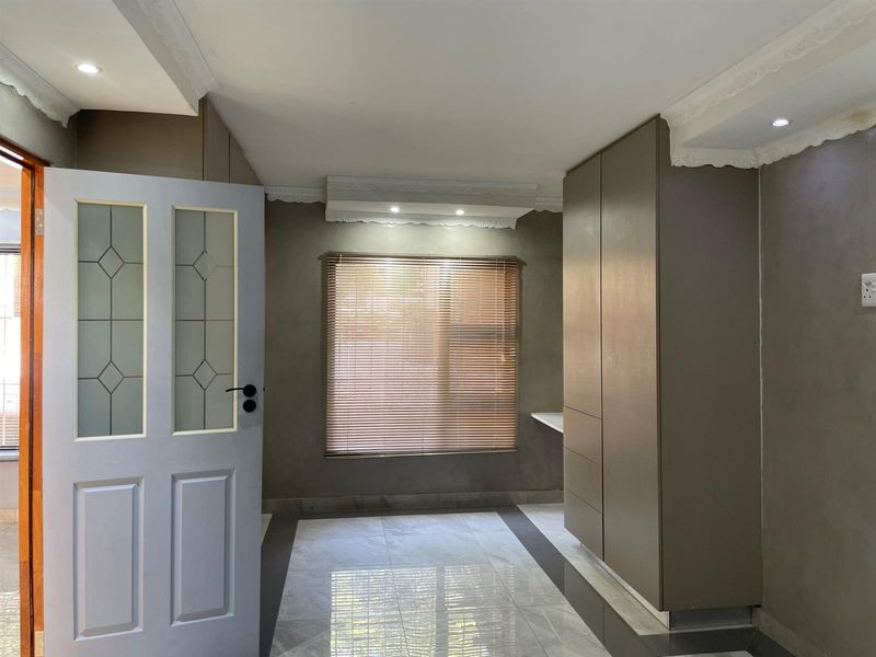 1 Bedroom Apartment To Rent in Bryanston, Sandton - Photo 10