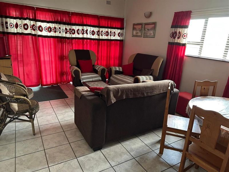 Two bedroom Apartment For Sale in Manaba Beach, Margate, KwaZulu Natal - Photo 5