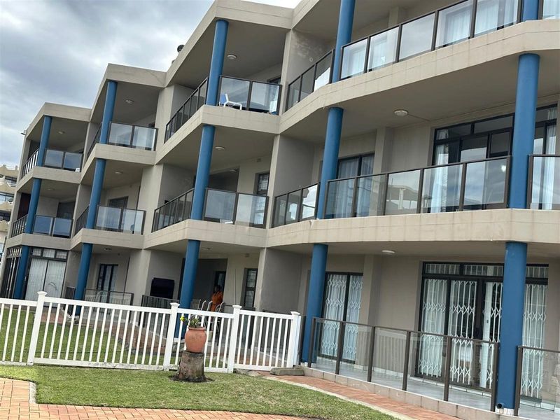 Two bedroom Apartment For Sale in Manaba Beach, Margate, KwaZulu Natal - Photo 2