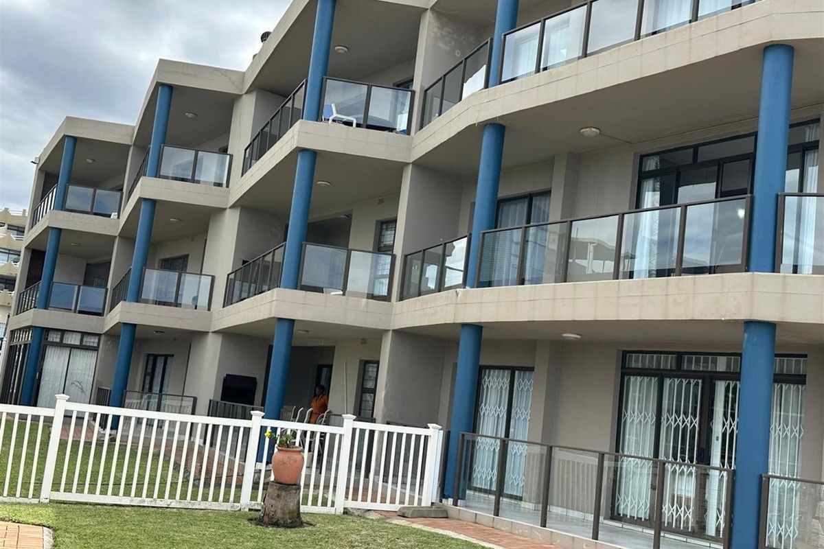 Two bedroom Apartment For Sale in Manaba Beach, Margate, KwaZulu Natal - Photo 2