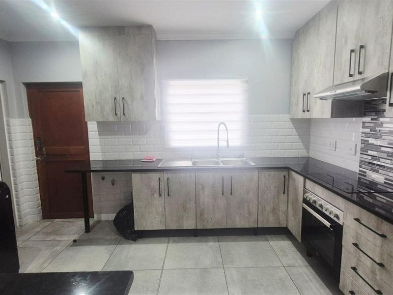 House To Rent in Hexrivier Lifestyle Estate, Waterkloof AH, Rustenburg, North West - Photo 2