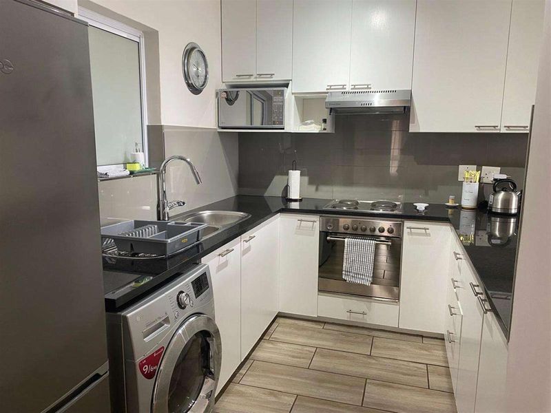 Apartment For Sale in Lagoon Beach, Milnerton - Photo 6