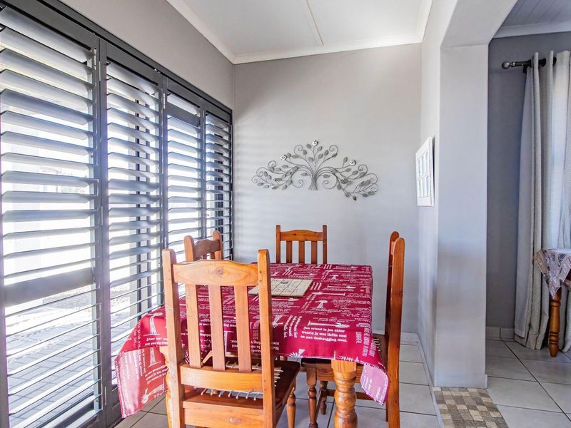 COASTAL COMFORT IN A QUIET CUL-DE-SAC! - Photo 10