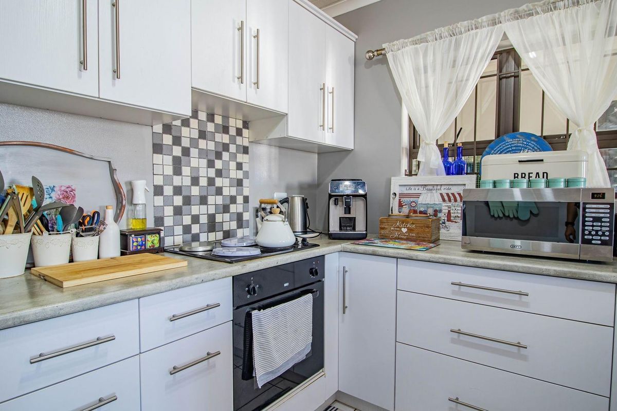 A Peaceful, Cozy Charm with an affordable Price Tag! - Photo 4