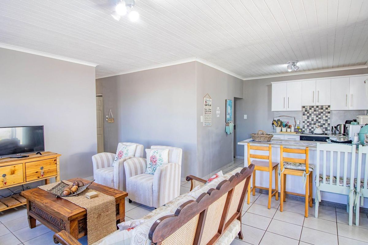 A Peaceful, Cozy Charm with an affordable Price Tag! - Photo 2
