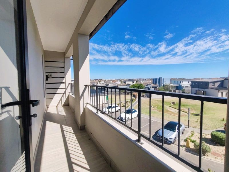 Stylish 3-Bedroom Apartment For Sale in Parklands North, Blouberg - Photo 6