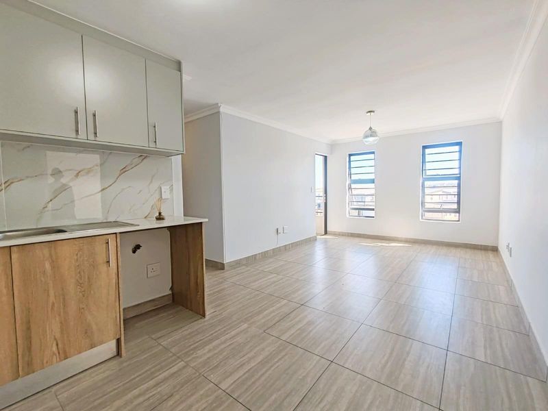 Stylish 3-Bedroom Apartment For Sale in Parklands North, Blouberg - Photo 3