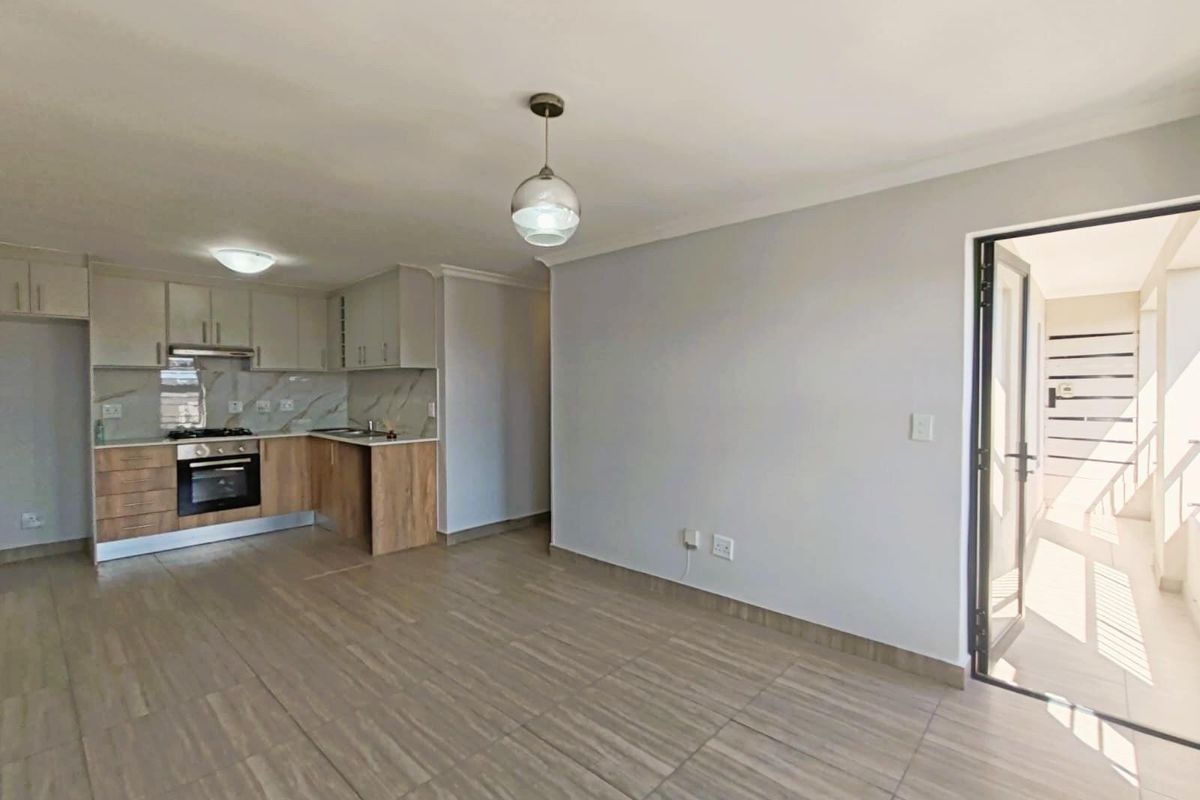 Stylish 3-Bedroom Apartment For Sale in Parklands North, Blouberg - Photo 5