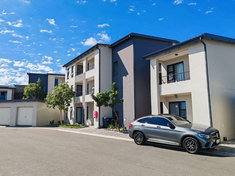 Stylish 3-Bedroom Apartment For Sale in Parklands North, Blouberg - Photo 2