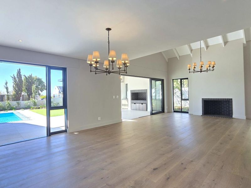 Graanendal - New Luxury Home For Sale! No Transfer Duty - Photo 5