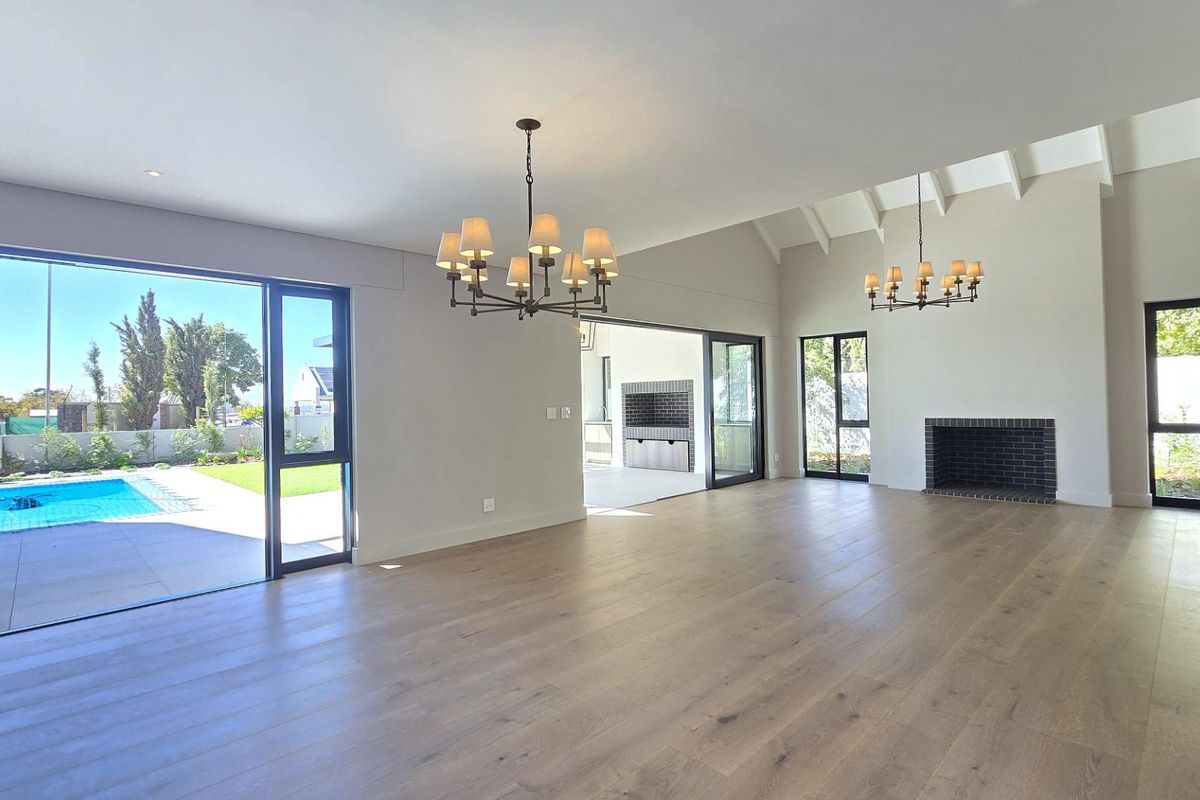 Graanendal - New Luxury Home For Sale! No Transfer Duty - Photo 5