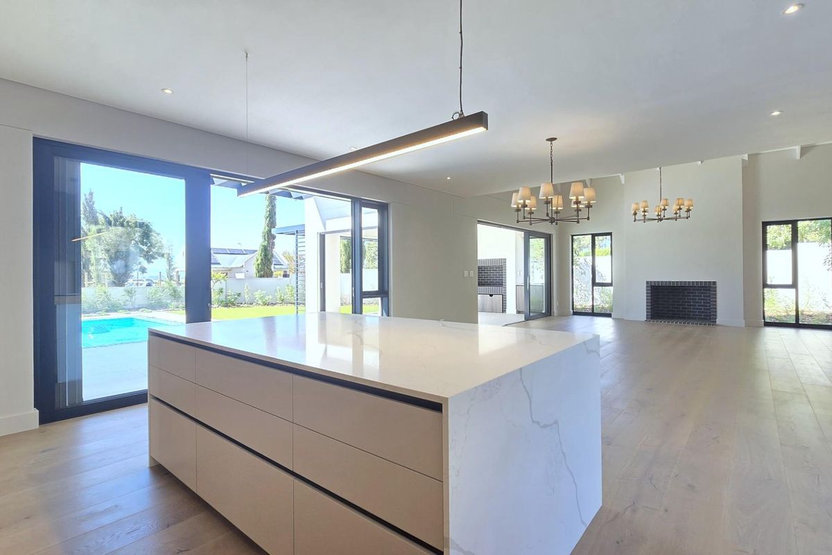 Graanendal - New Luxury Home For Sale! No Transfer Duty - Photo 4