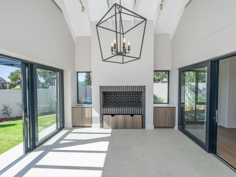 Graanendal - New Luxury Home For Sale! No Transfer Duty - Photo 6