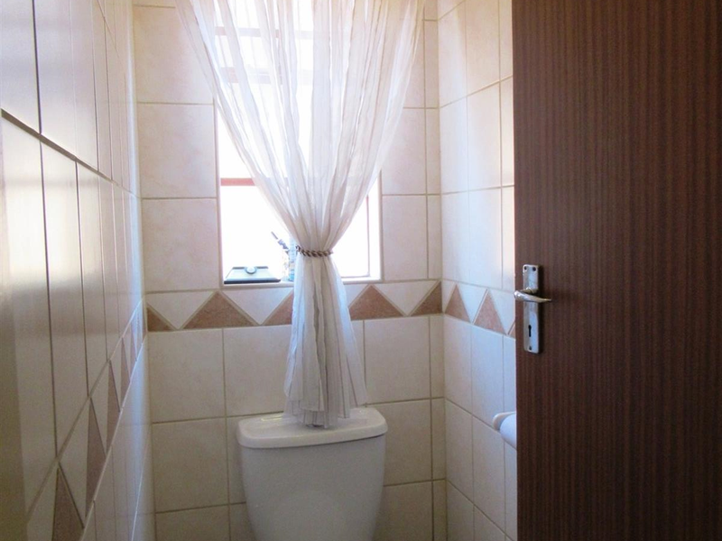 Townhouse For Sale in Erasmus, Bronkhorstspruit - Photo 9