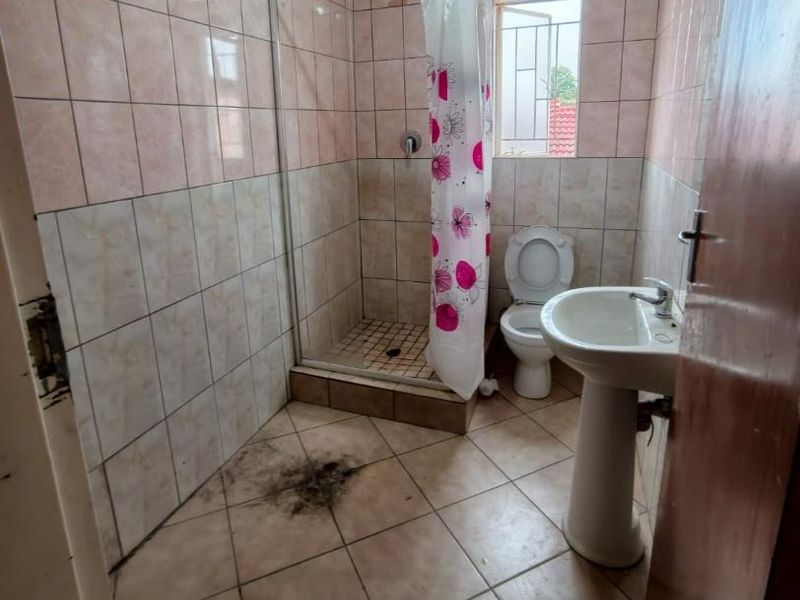 Apartment To Rent in Oos Einde, Rustenburg, North West - Photo 6
