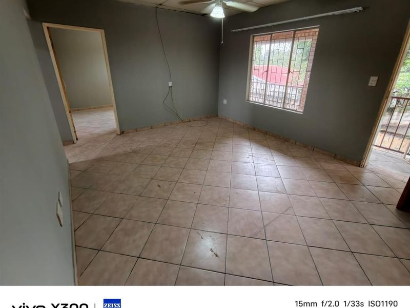 Apartment To Rent in Oos Einde, Rustenburg, North West - Photo 5