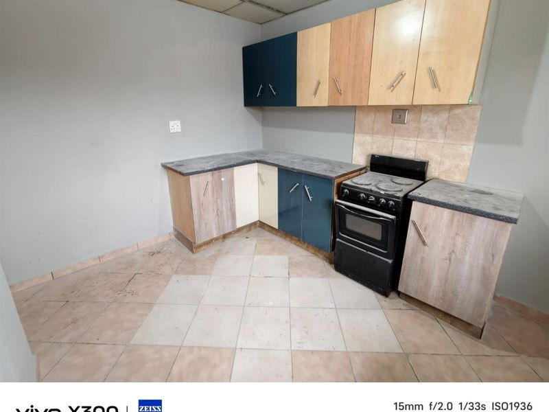 Apartment To Rent in Oos Einde, Rustenburg, North West - Photo 3