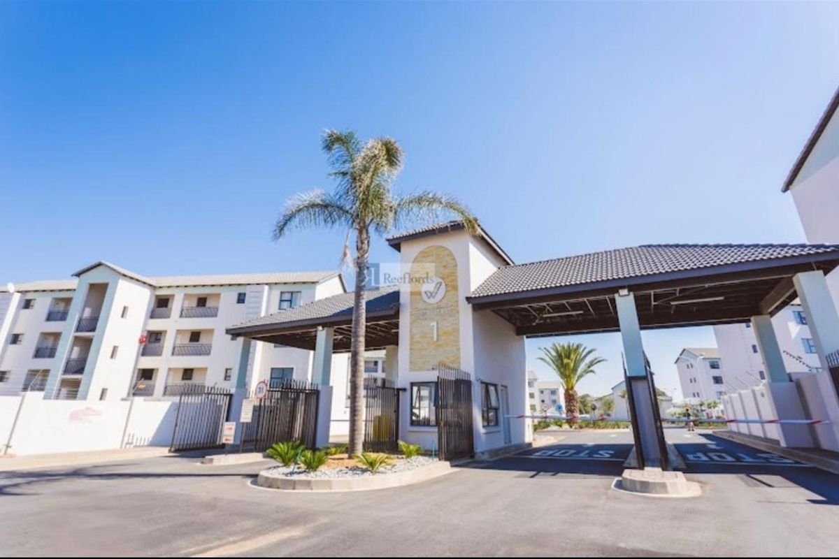 3 Bedroom Apartment To Rent in Carlswald, Midrand - Photo 2