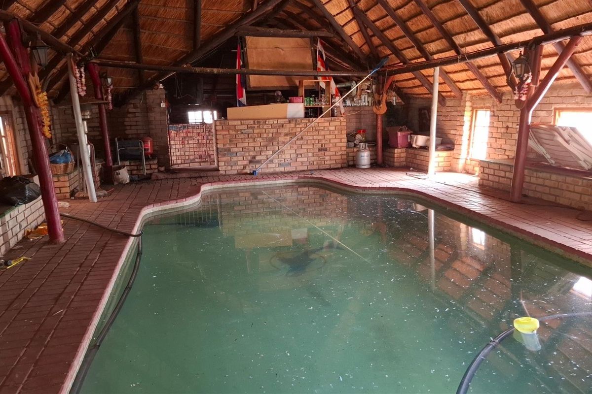 2 House Farm For Sale in Klerksdorp Rural, Klerksdorp, North West - Photo 3